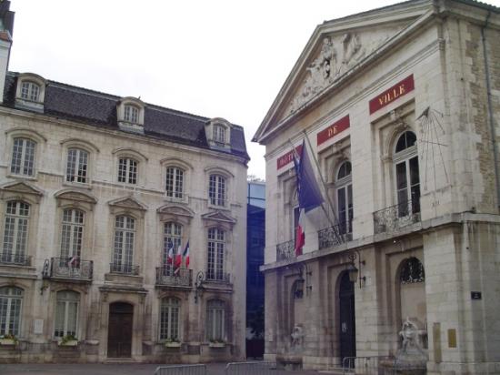 Hotel de ville